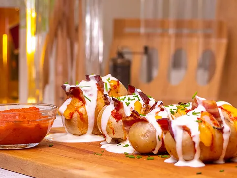 Hasselback krumpir s ajvarom
